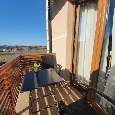 Apartment Hills 23 *