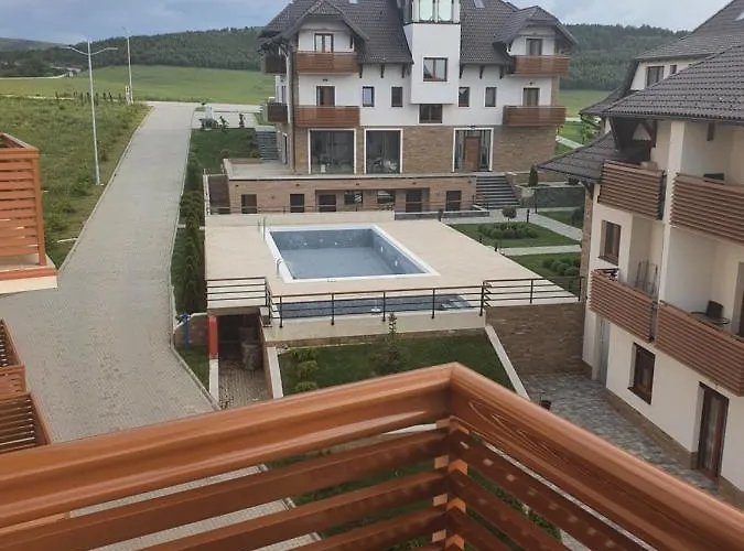 Hills 23 * 즐라티보